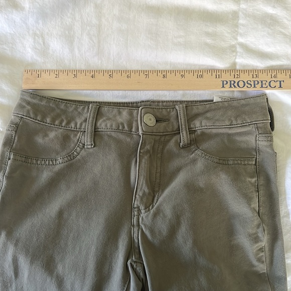 American Eagle size 2 Jeggings soft green color good condition soft fabr… - Picture 9 of 9